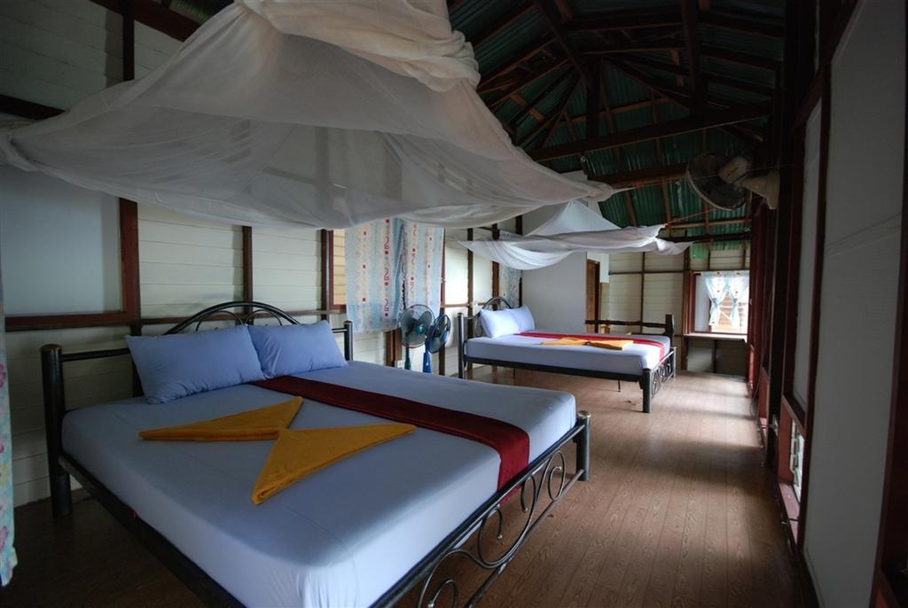 Tohko Beach Resort Phi Phi Don Quarto foto